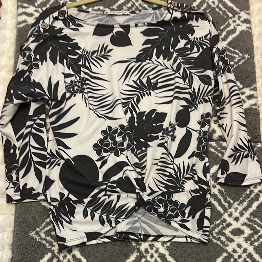 Stitchworks Floral Dark Gray and White Women's Top